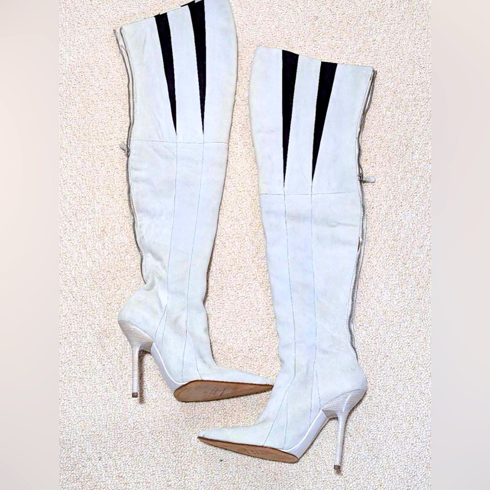 Narciso Rodriguez Women's Size 7 Thigh High Suede Boots